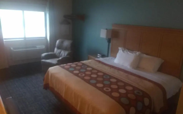 Super 8 Baxter/Brainerd Area