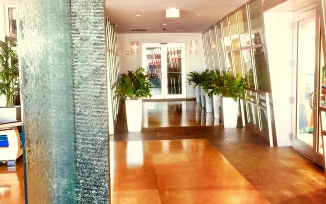 De Soleil Hotel on Ocean Drive