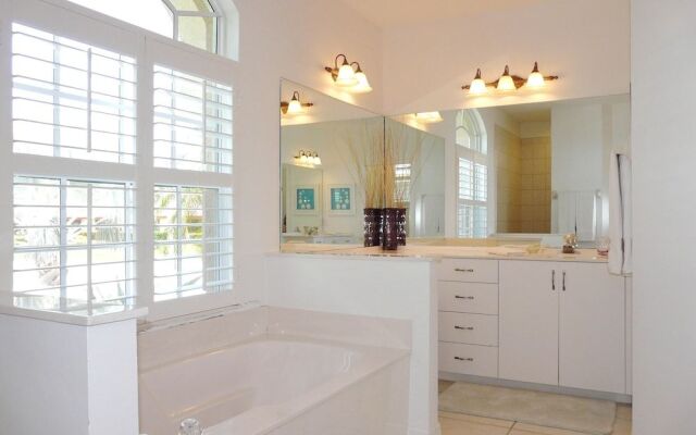 Waterfront Home With Views, Pool and Walk to Beach