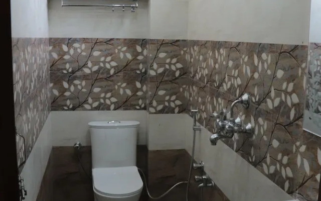 Royal Zayka Hotel & Restaurant