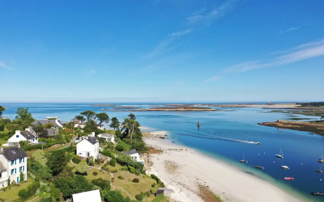 Superb sea View / Private Beach Access