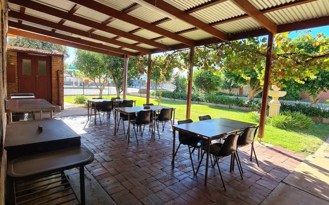Wentworth Central Motor Inn