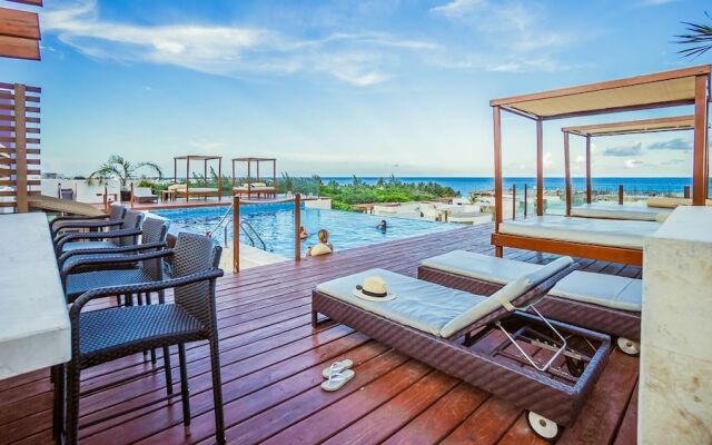 Las Brisas 401 3 Bedroom Condo by RedAwning