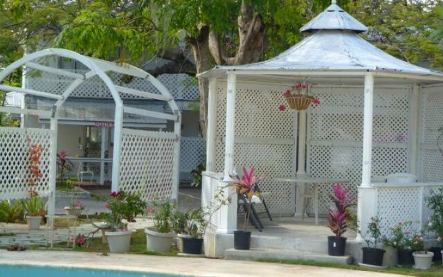 Orchard Garden Hotel & Suites