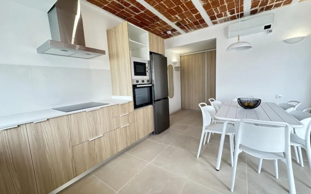 Arago 271 in Roses With 2 Bedrooms and 2 Bathrooms