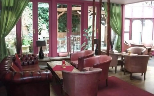 Saffron Hotel