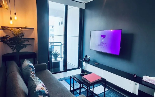 Urban Elephant Express The Flamingo