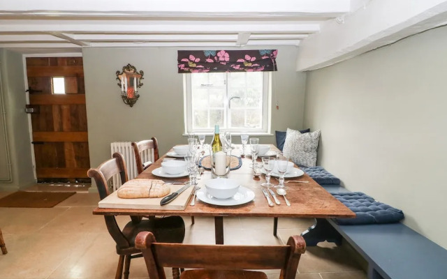 Holly Cottage