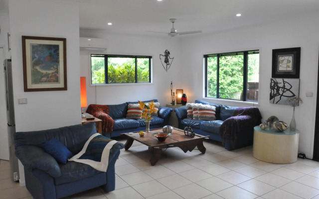 Stunning Magnetic Island Home,Private, Large Pool,Adults Only