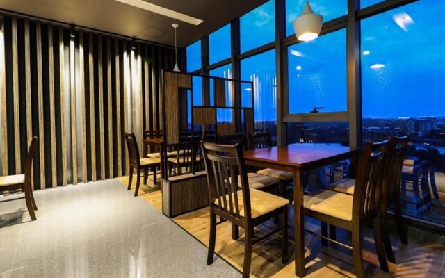Hlaine Tet Hotel