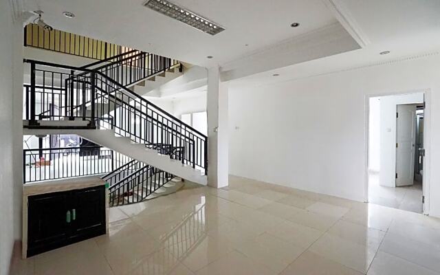 OYO 306 Koen Residence Near RS Gandaria