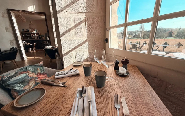 Le logis de l'abbaye de Saint Savin