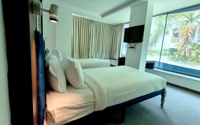 The Sky Imperial Hotel Yahvi