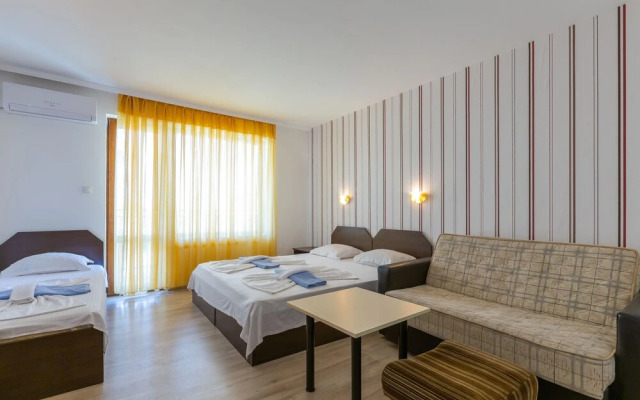 Family Double Room in Dafinka Guest House