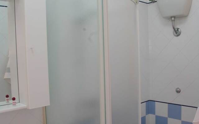 Spacious Apartment for 4 People in Residence