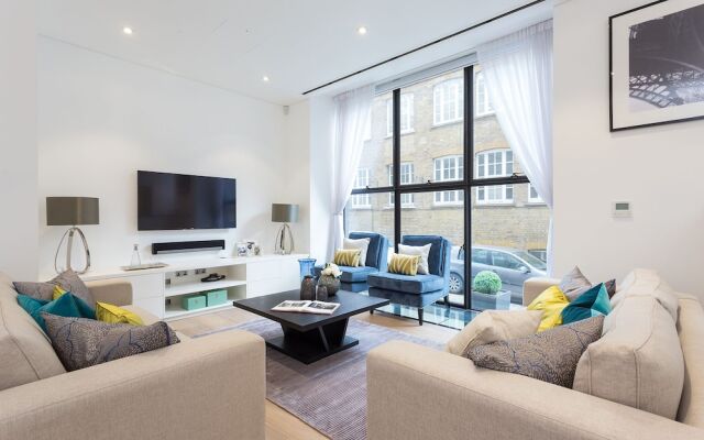 Urban Chic - Chiltern and Baker
