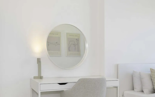 LUX The Icon Tower JLT Suite