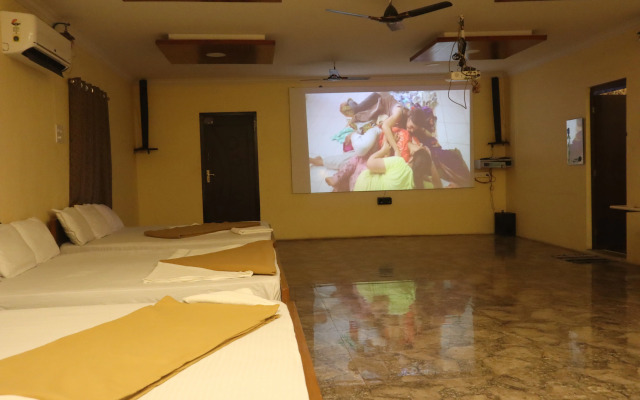 Royal Castle Farm Stay Resort