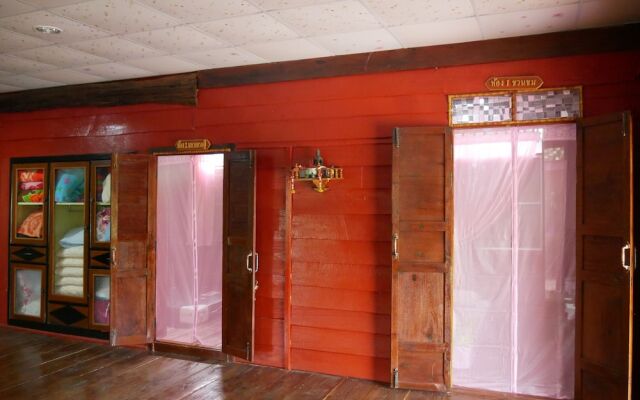 World Homestay