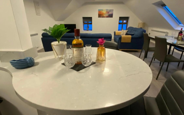 Pier House Luxury Apartment