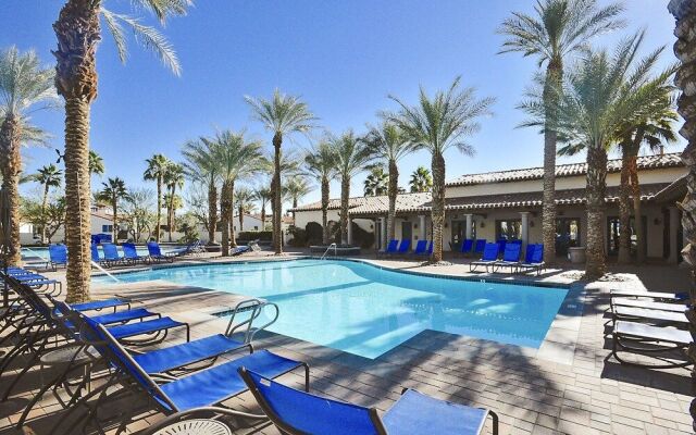 Deluxe King Casita 1 Bedroom Condo by RedAwning