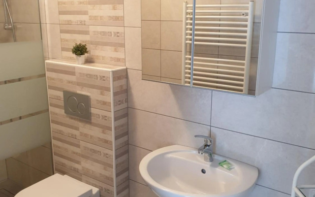 Studio EMMA Ljubljana - FREE parking, AC, Wifi