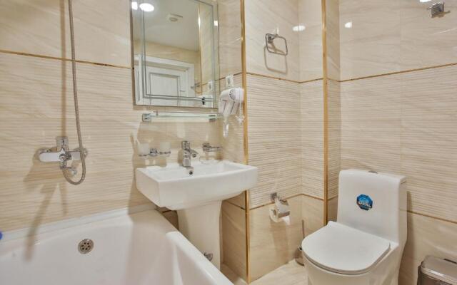 Отель Asian Plaza