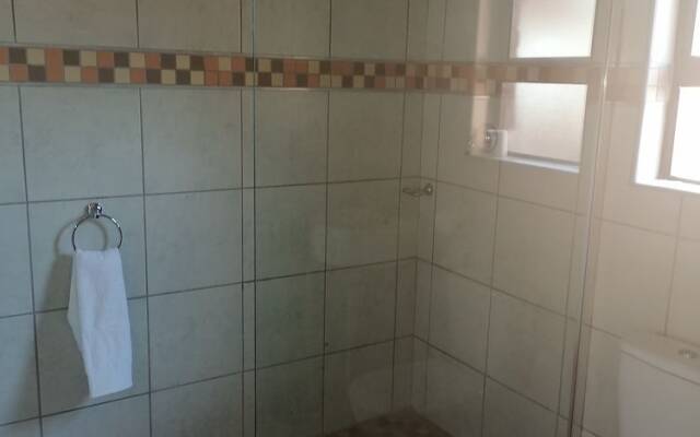 Rose and Thorn Guesthouse - Adults Only