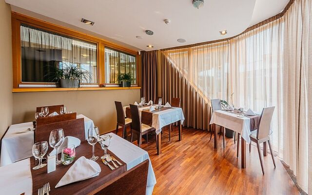 Maximus Resort