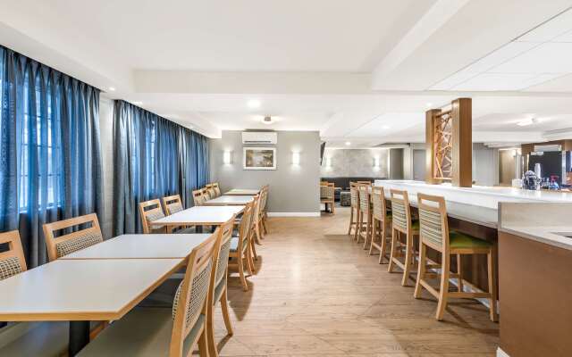 Best Western West Towne Suites