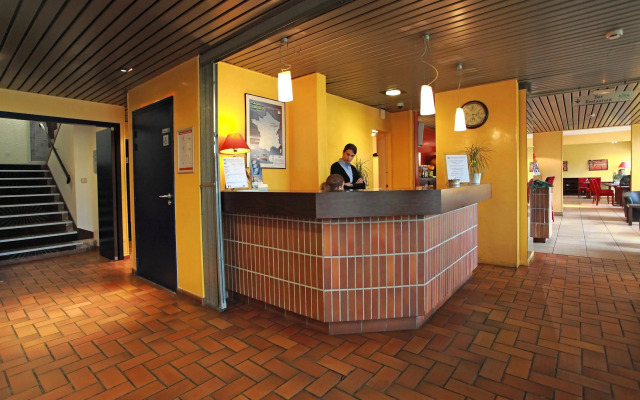 Brit Hotel Toulouse Colomiers - L'Esplanade