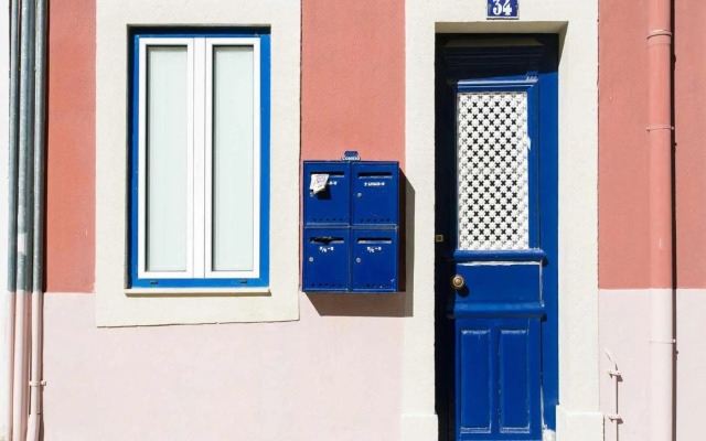 Riverside Apartment with Private Terrace