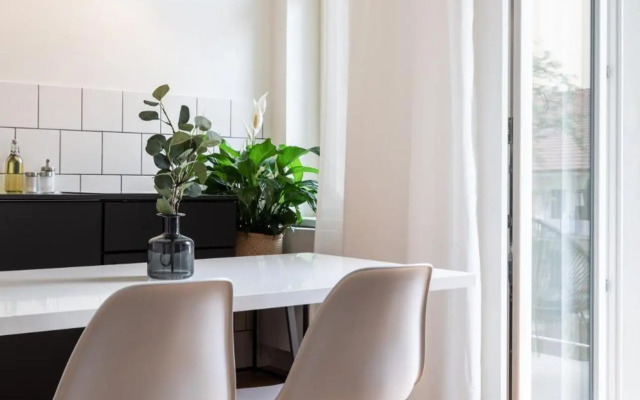 TurnKey Balcony Studio