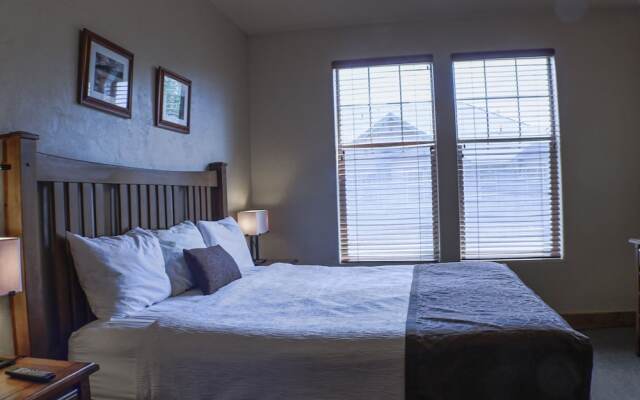 Foxpoint 2 Bedroom Condo by RedAwning