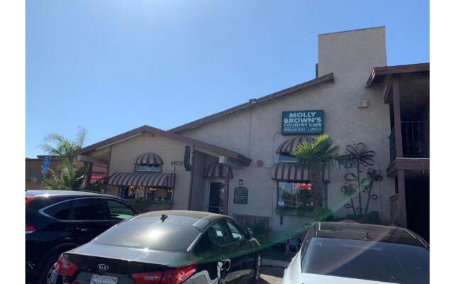 Hotel Avenida Victorville I 15