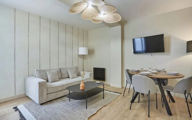 Apartment in the Center of Paris/montmartre