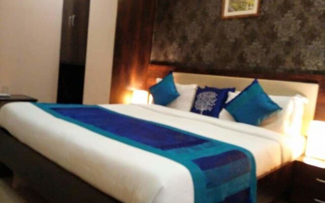 FabHotel Adore Palace