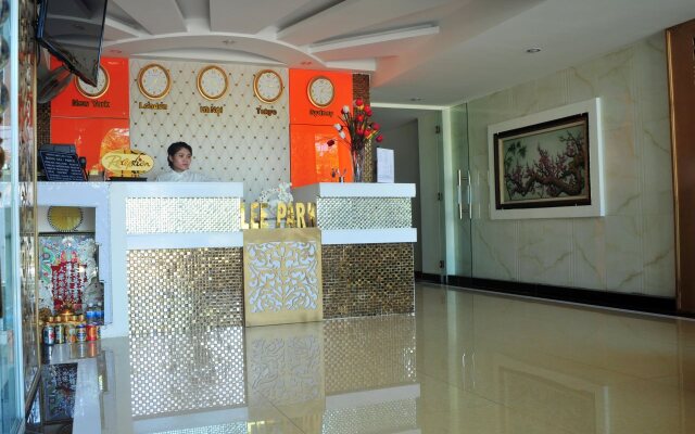 Lee Park Hotel