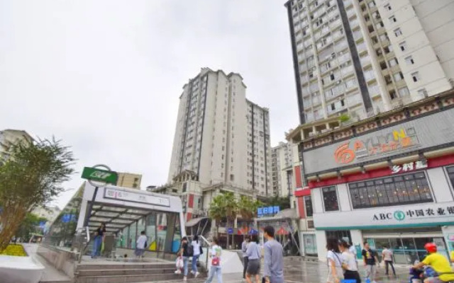 168 Hotel – People – Chongqing