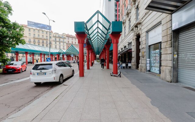 Milan Retreats Magenta