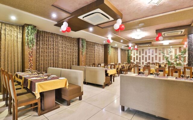 OYO 13253 The Grand Vinayak Hotel