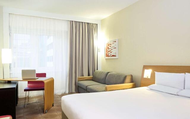 Novotel London West