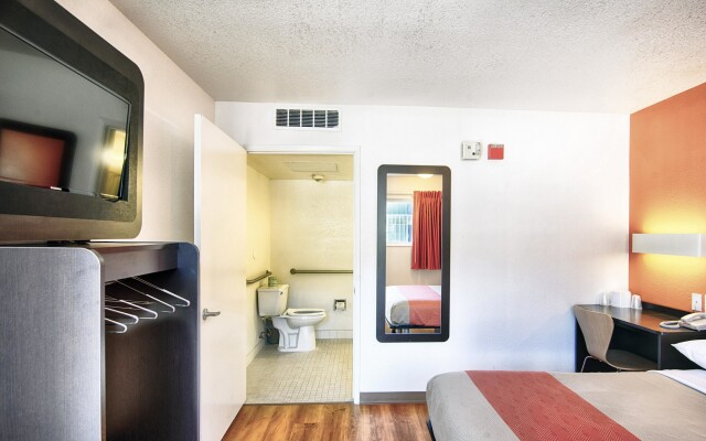 Motel 6 Mammoth Lakes, CA