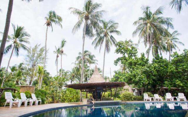 B52 Beach Resort