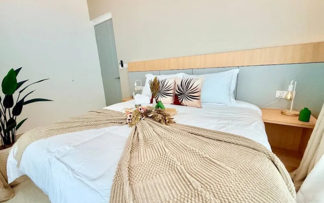 ICC Luxury Suites By Grab A Stay – Guest Rooms – Ipoh