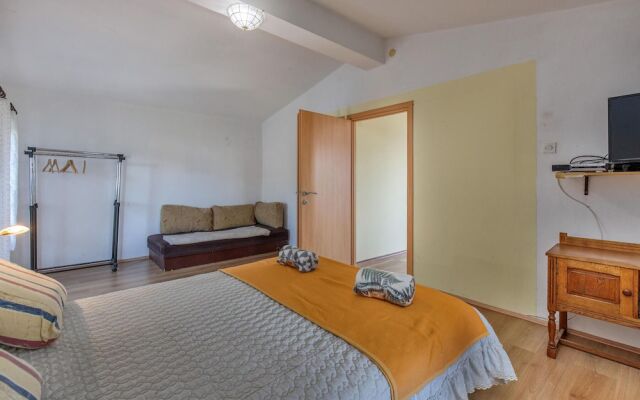 Beautiful Apartment in Klenovica With 1 Bedrooms and Wifi