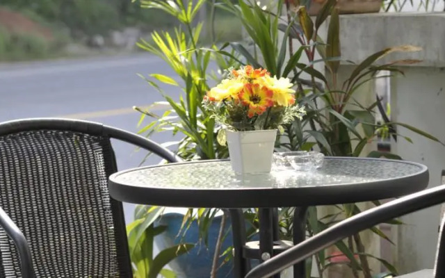 Karon Thira Guesthouse