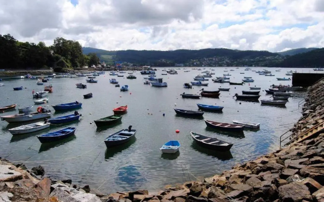 Mar azul en puerto azul