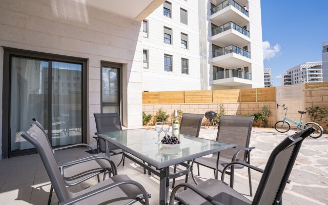 Splendid Achziv Garden Apartment