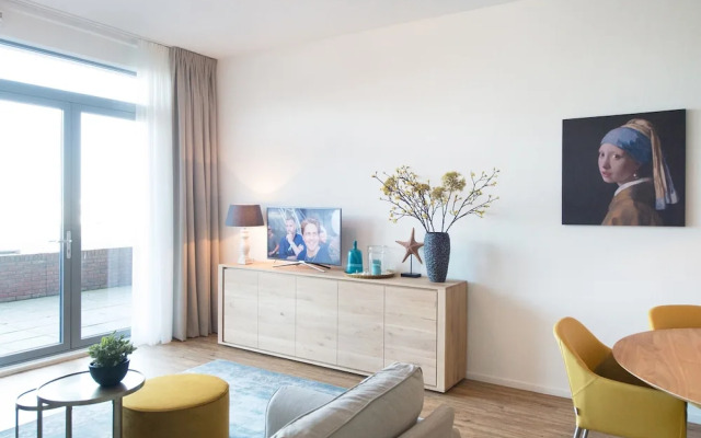 Appealing Apartment in Den Haag With Balcony, Terrace